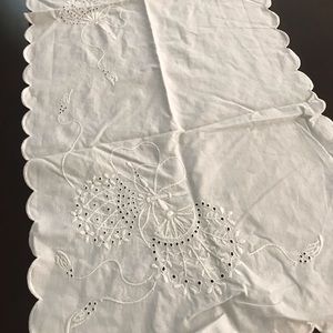 Vintage linen dresser doily